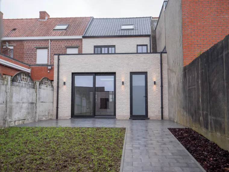 bewerkt-1166358 - 